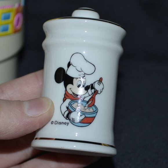 Vintage Walt Disney Cups and 1 Salt Shaker 5 Piece Bundle! - Picture 3 of 13